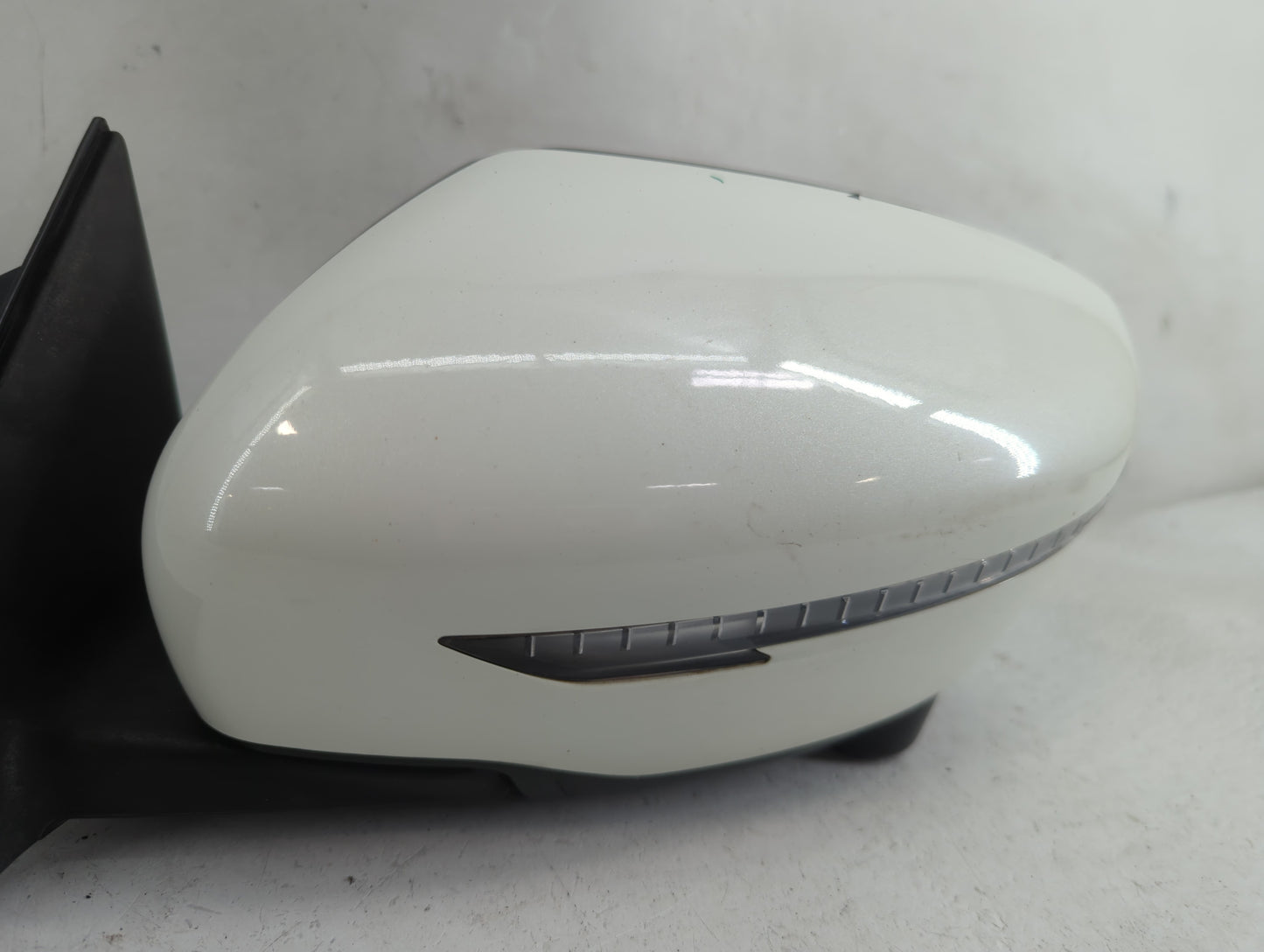 2014 Nissan Rogue Driver Side View Mirror - Left Door Mirror OEM Used - Oemusedautoparts1.com