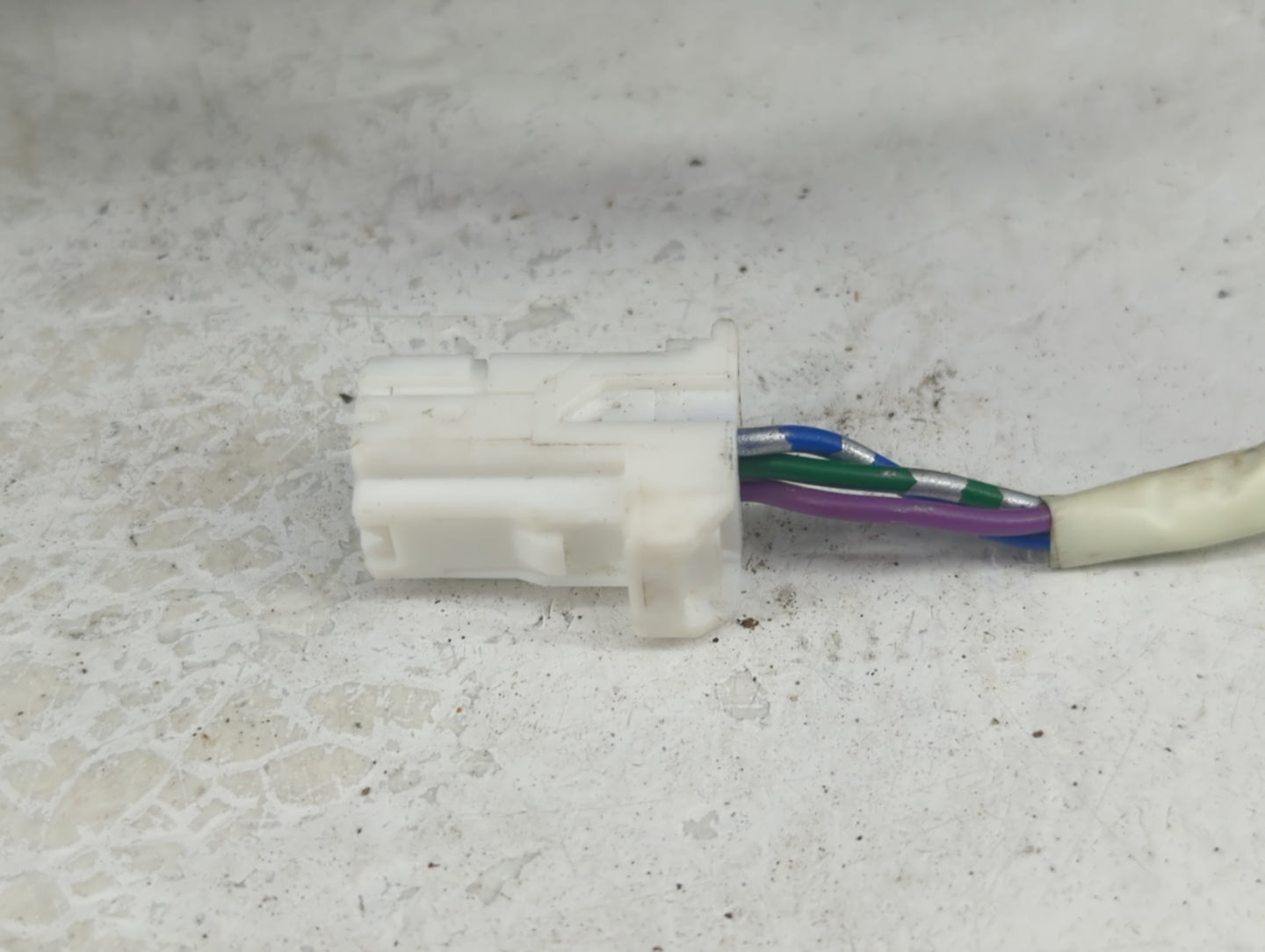2008-2015 Nissan Rogue Driver Side View Mirror - Left Door Mirror OEM Used - Oemusedautoparts1.com