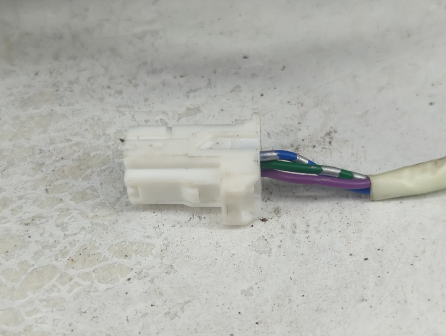 2008-2015 Nissan Rogue Driver Side View Mirror - Left Door Mirror OEM Used - Oemusedautoparts1.com