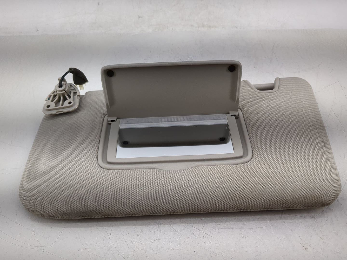 2014-2017 Nissan Rogue Sun Visor Shade Replacement Driver Left Mirror Fits Fits 2014 2015 2016 2017 OEM Used Auto Parts - Oe