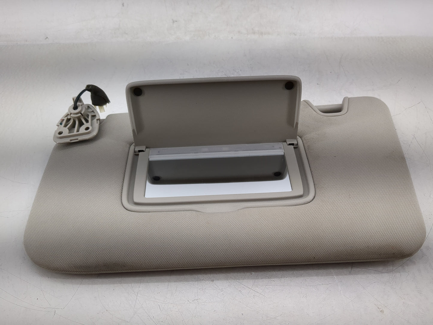 2014-2017 Nissan Rogue Sun Visor Shade Replacement Driver Left Mirror Fits Fits 2014 2015 2016 2017 OEM Used Auto Parts - Oe