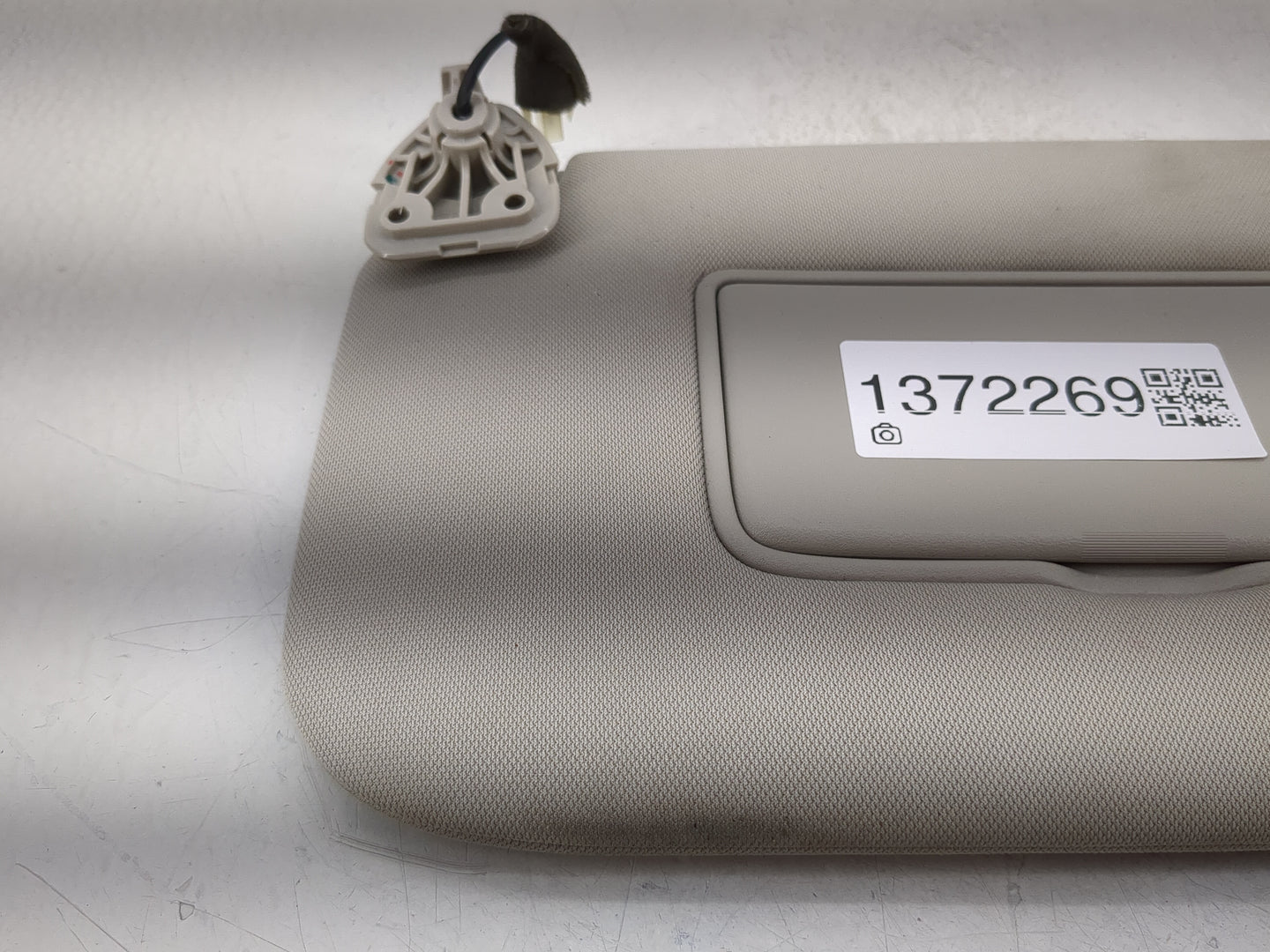 2014-2017 Nissan Rogue Sun Visor Shade Replacement Driver Left Mirror Fits Fits 2014 2015 2016 2017 OEM Used Auto Parts - Oe