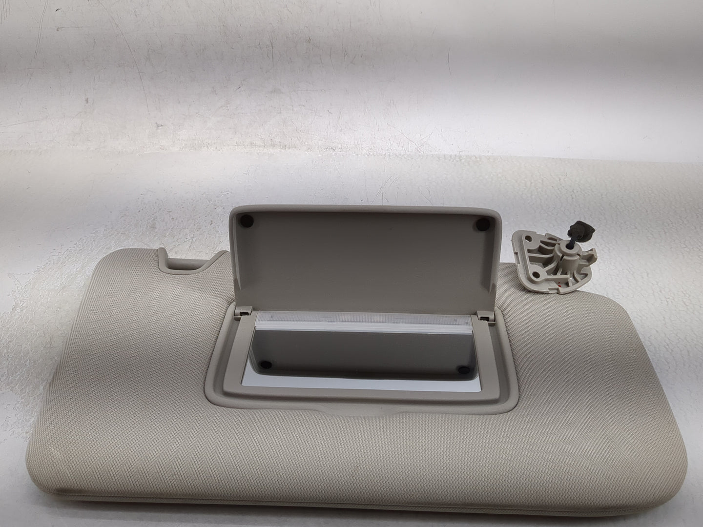2014-2017 Nissan Rogue Sun Visor Shade Replacement Passenger Right Mirror Fits Fits 2014 2015 2016 2017 OEM Used Auto Parts 
