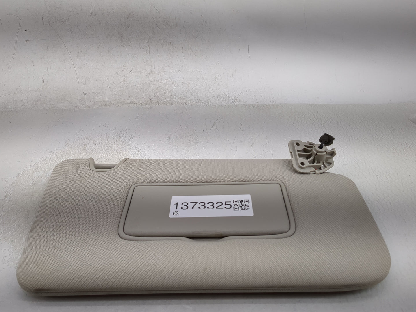 2014-2017 Nissan Rogue Sun Visor Shade Replacement Passenger Right Mirror Fits Fits 2014 2015 2016 2017 OEM Used Auto Parts 