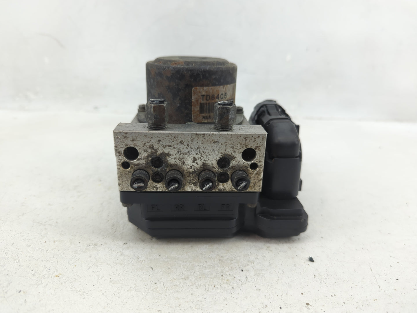 2012-2015 Nissan Rogue ABS Pump Control Module Replacement P/N:TD8405 Fits Fits 2012 2013 2014 2015 OEM Used Auto Parts - Oe