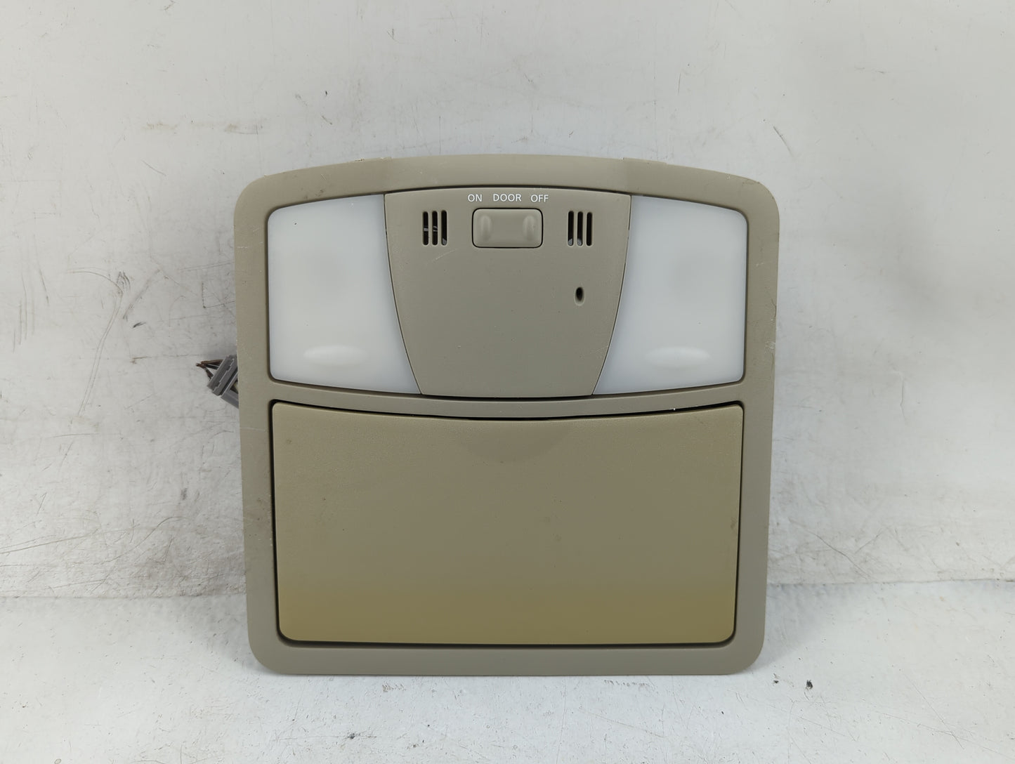 2014 Nissan Rogue Overhead Roof Console - Oemusedautoparts1.com