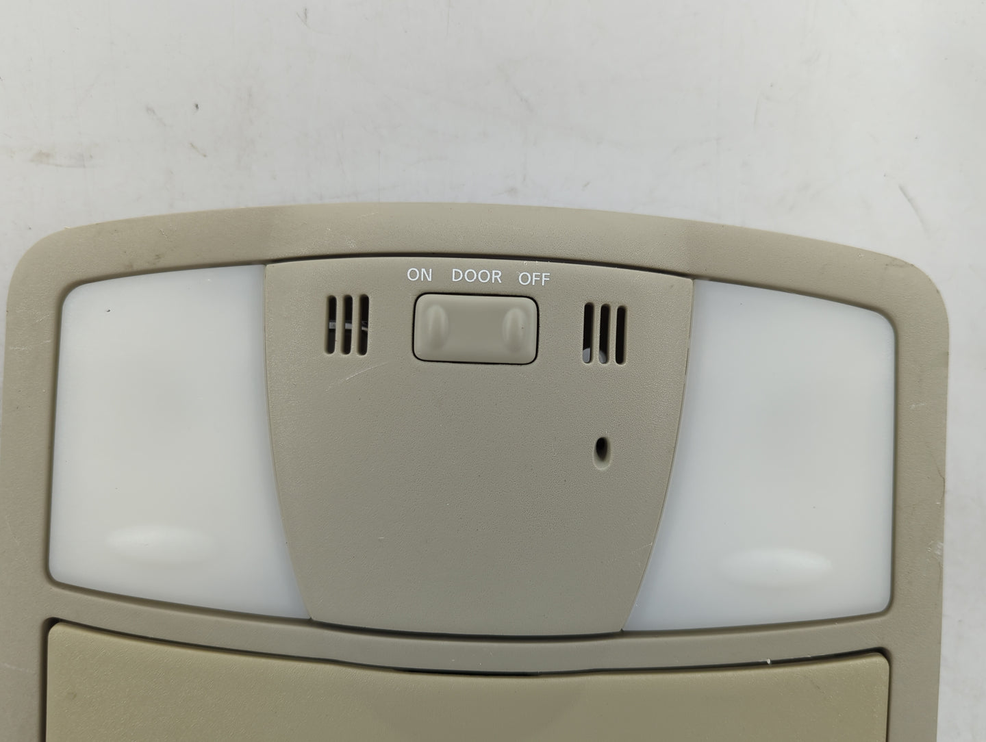 2014 Nissan Rogue Overhead Roof Console - Oemusedautoparts1.com