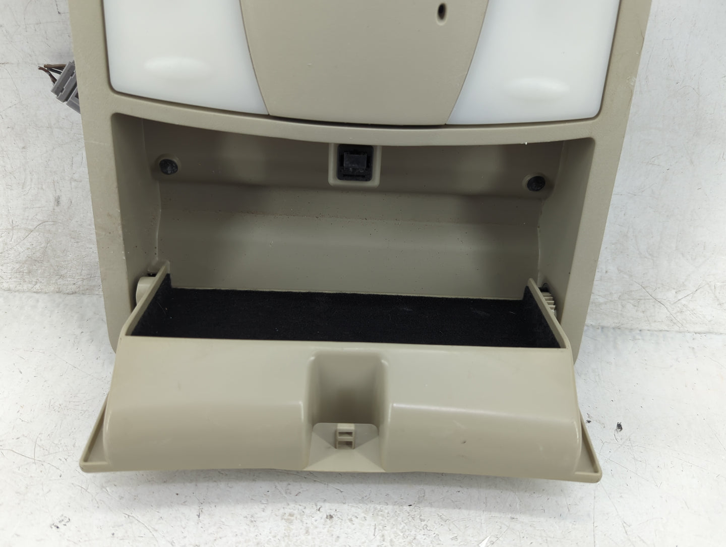 2014 Nissan Rogue Overhead Roof Console - Oemusedautoparts1.com