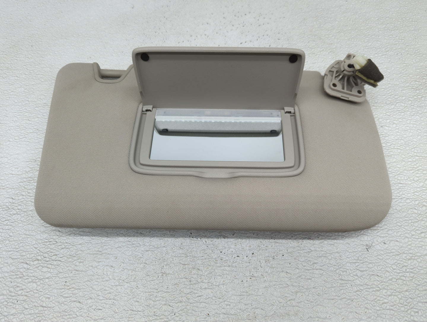 2014-2017 Nissan Rogue Sun Visor Shade Replacement Passenger Right Mirror Fits Fits 2014 2015 2016 2017 OEM Used Auto Parts 