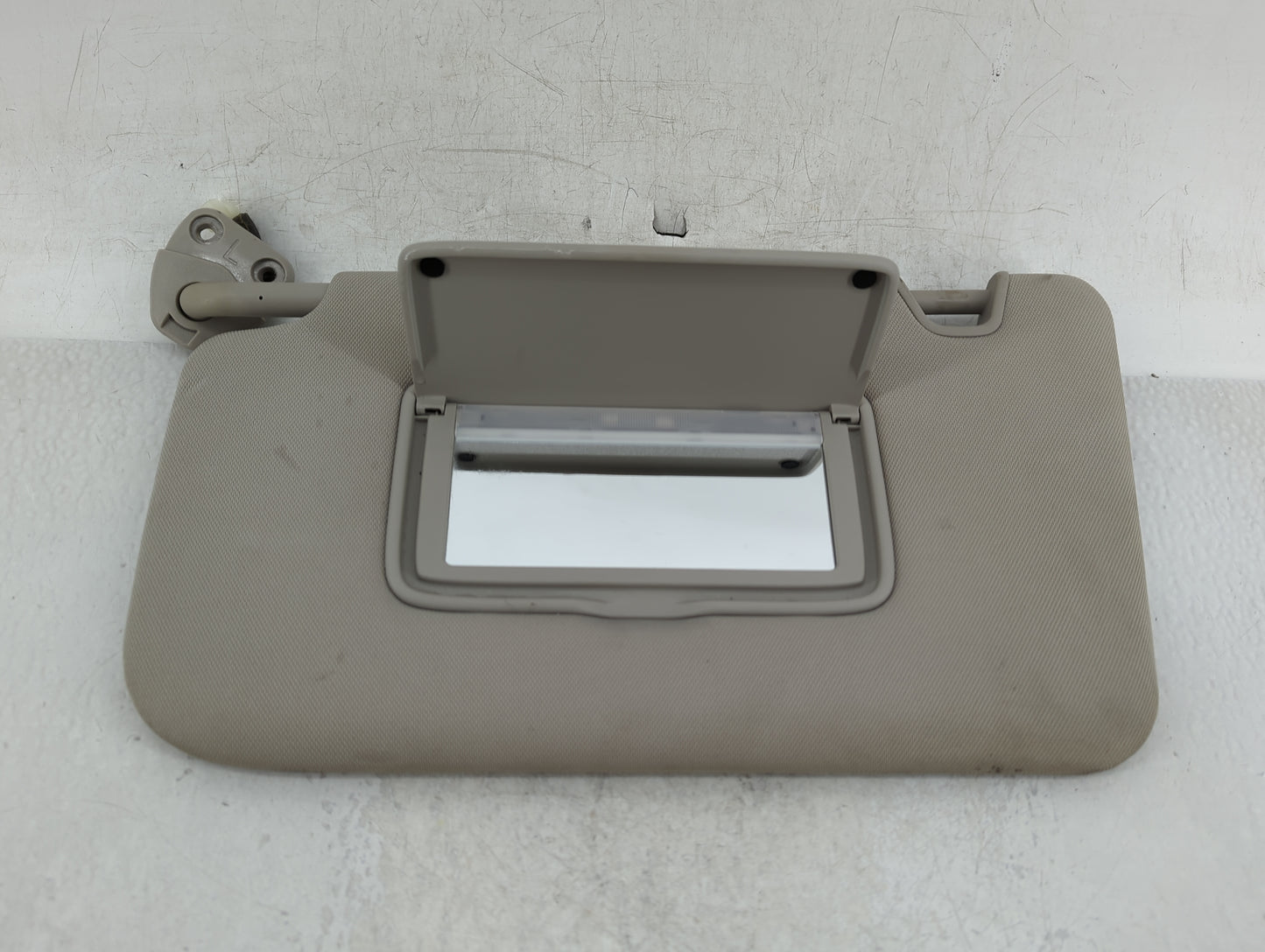 2014-2017 Nissan Rogue Sun Visor Shade Replacement Driver Left Mirror Fits Fits 2014 2015 2016 2017 OEM Used Auto Parts - Oe