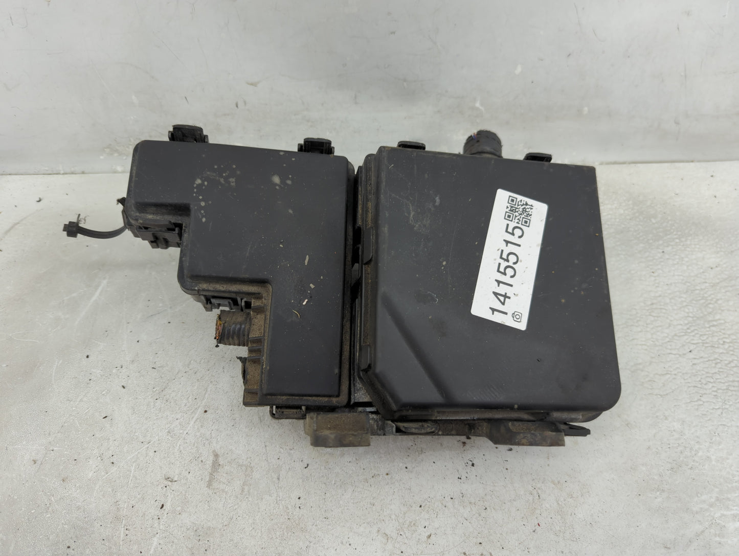 2014-2016 Nissan Rogue Fusebox Fuse Box Panel Relay Module P/N:284B7-4BA0A Fits Fits 2014 2015 2016 OEM Used Auto Parts - Oe
