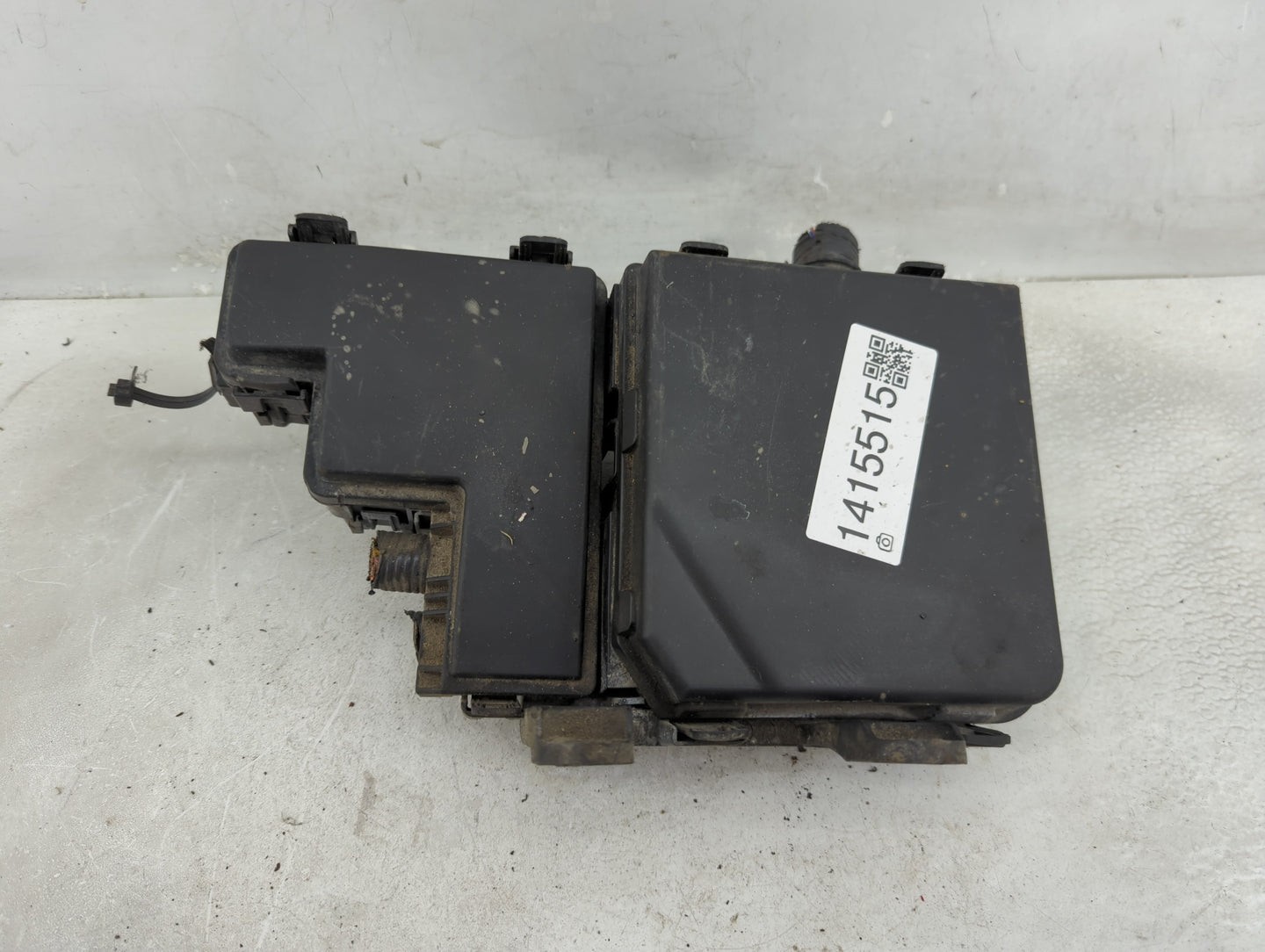 2014-2016 Nissan Rogue Fusebox Fuse Box Panel Relay Module P/N:284B7-4BA0A Fits Fits 2014 2015 2016 OEM Used Auto Parts - Oe