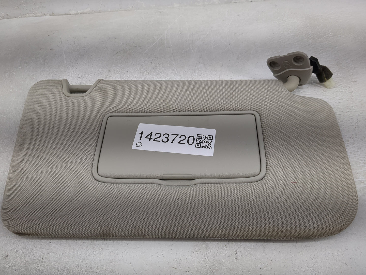 2014-2017 Nissan Rogue Sun Visor Shade Replacement Passenger Right Mirror Fits Fits 2014 2015 2016 2017 OEM Used Auto Parts 