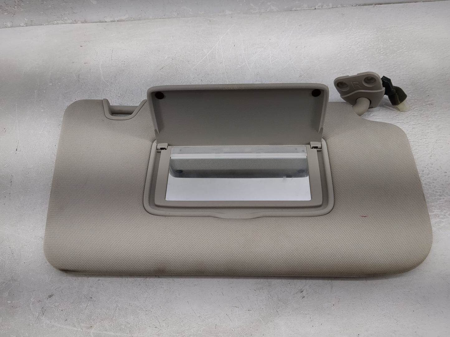 2014-2017 Nissan Rogue Sun Visor Shade Replacement Passenger Right Mirror Fits Fits 2014 2015 2016 2017 OEM Used Auto Parts 