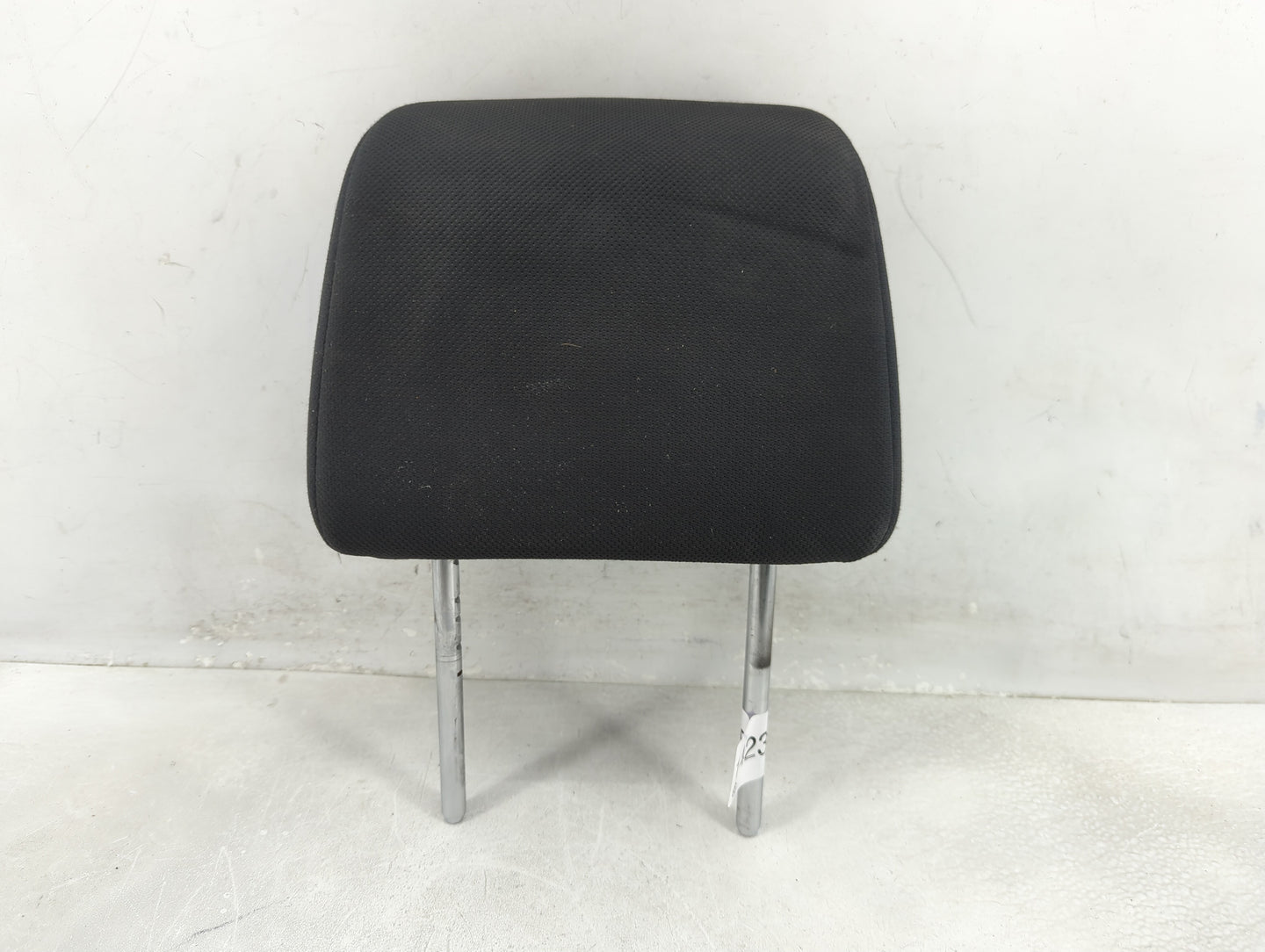 2014-2015 Nissan Rogue Headrest Head Rest Front Driver Passenger Seat - Oemusedautoparts1.com