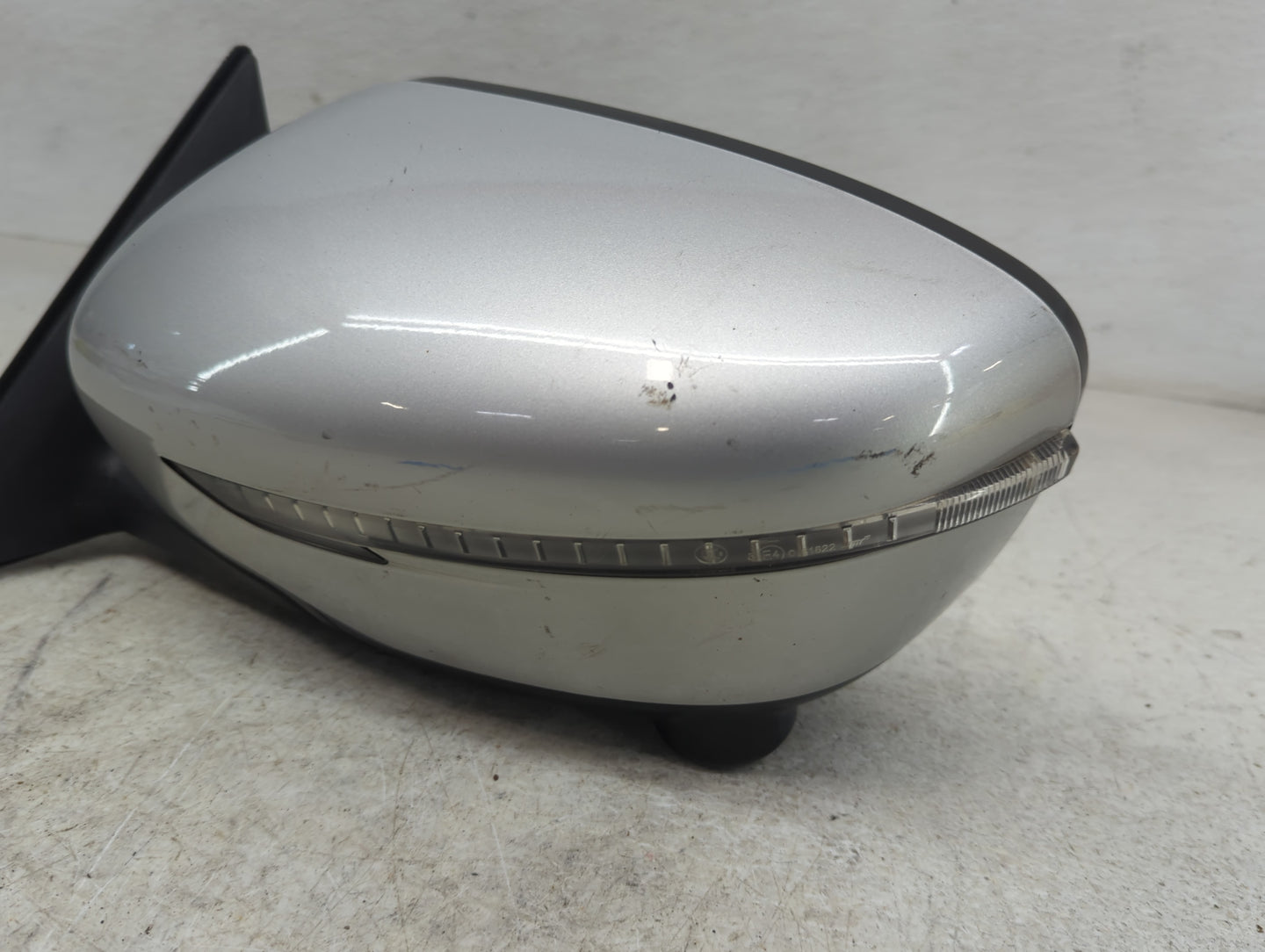 2014-2016 Nissan Rogue Driver Left Side View Manual Door Mirror Silver - Oemusedautoparts1.com