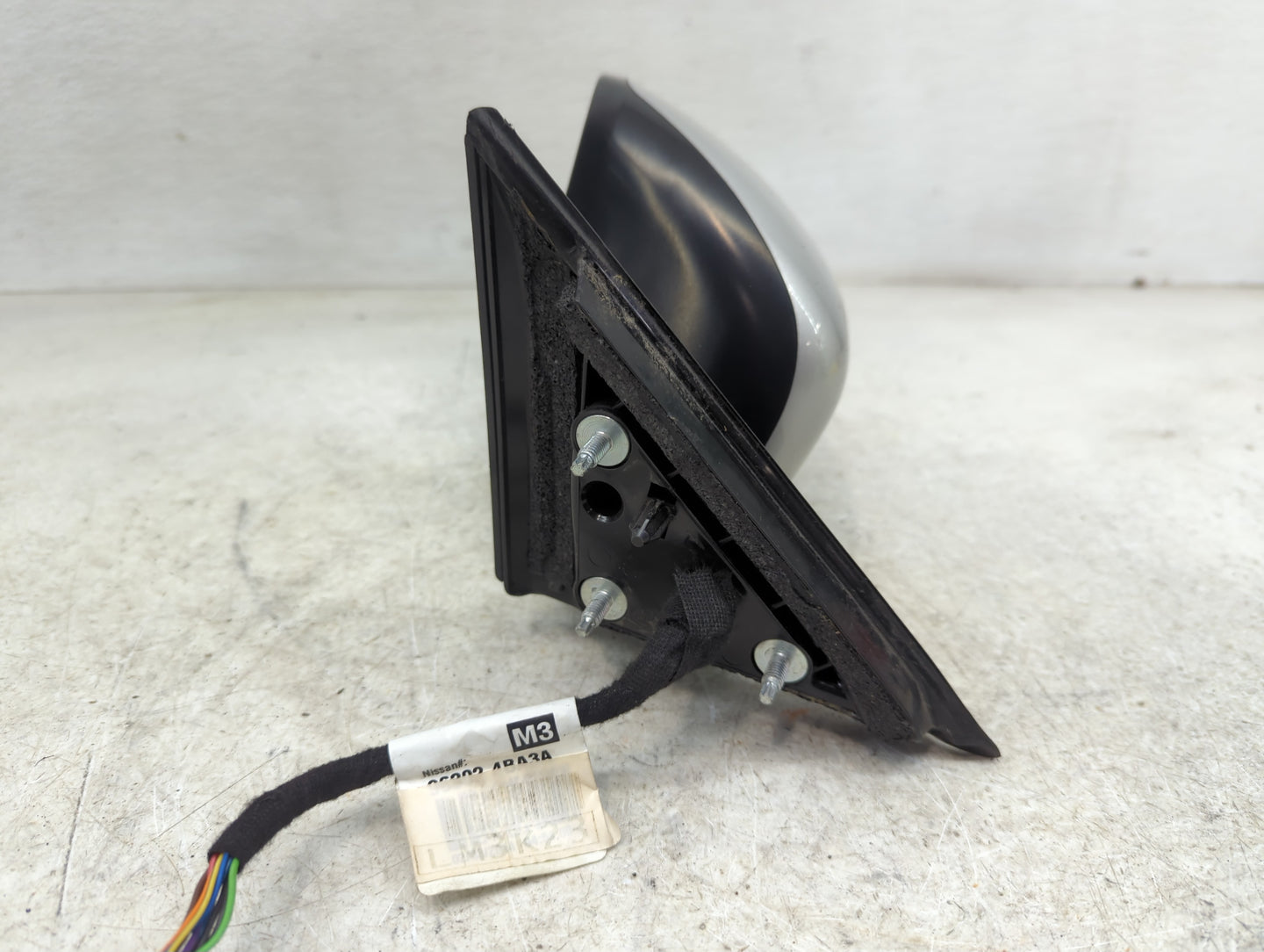 2014-2016 Nissan Rogue Driver Left Side View Manual Door Mirror Silver - Oemusedautoparts1.com
