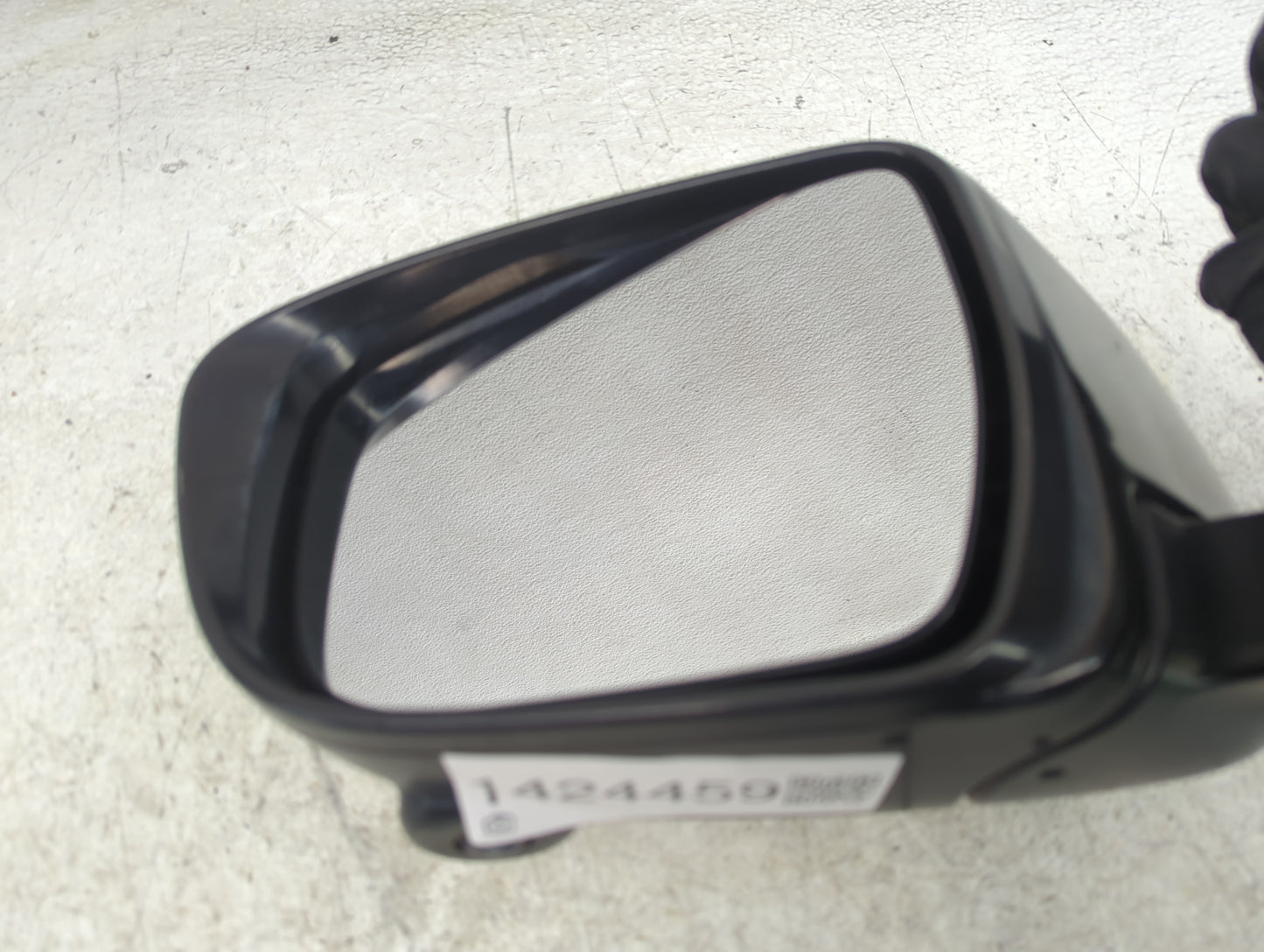 2014-2016 Nissan Rogue Driver Left Side View Manual Door Mirror Silver - Oemusedautoparts1.com
