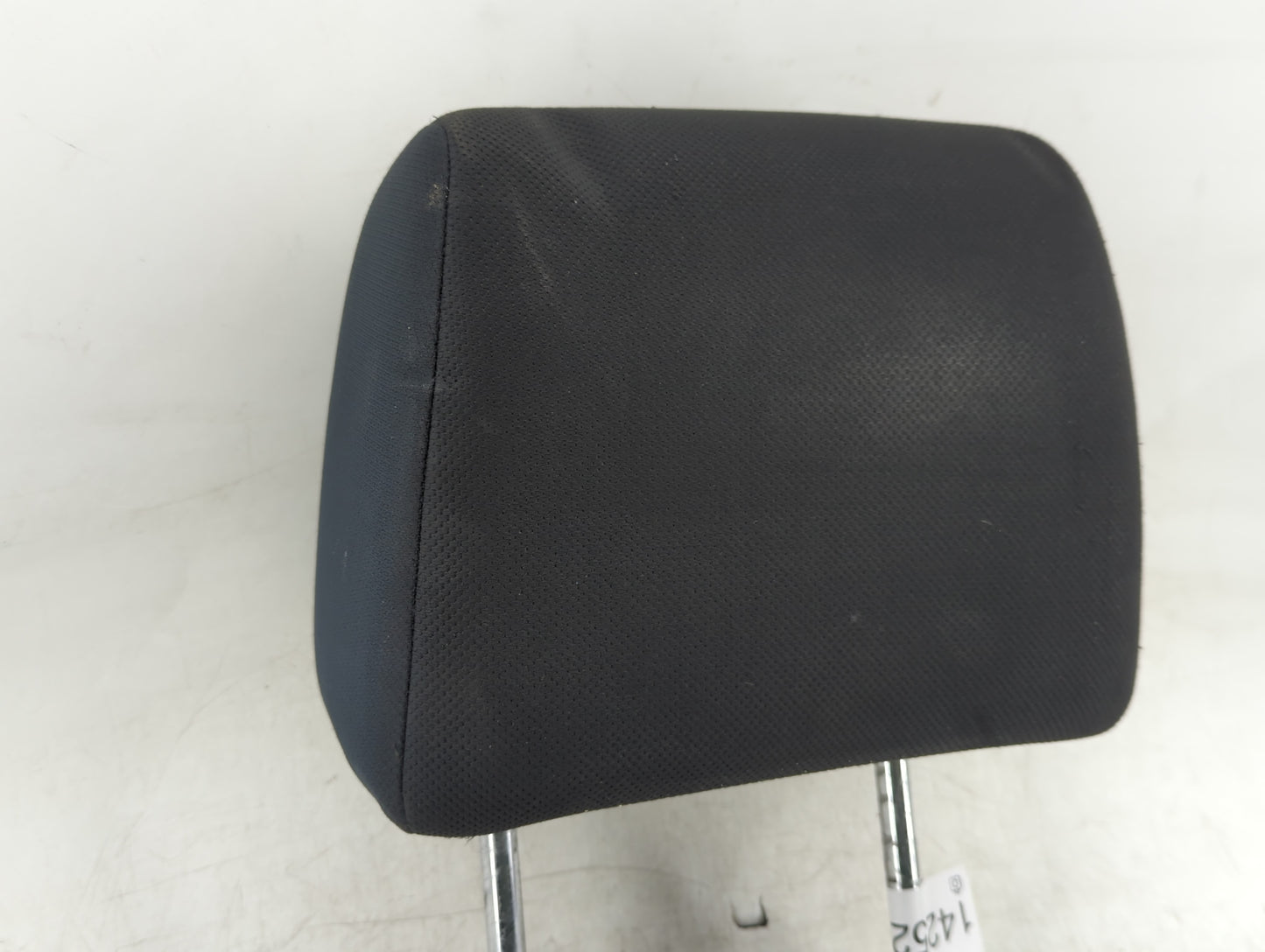 2014 Nissan Rogue Headrest Head Rest Front Driver Seat Black - Oemusedautoparts1.com