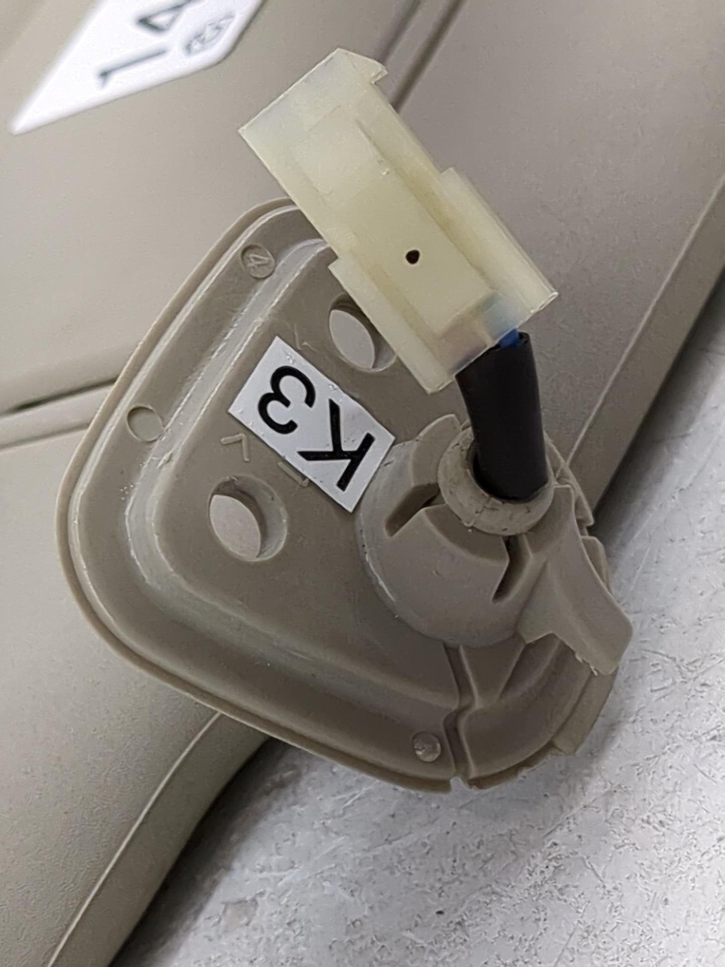 2008-2015 Nissan Rogue Sun Visor Shade Replacement Passenger Right Mirror Fits Fits 2008 2009 2010 2011 2012 2013 2014 2015 