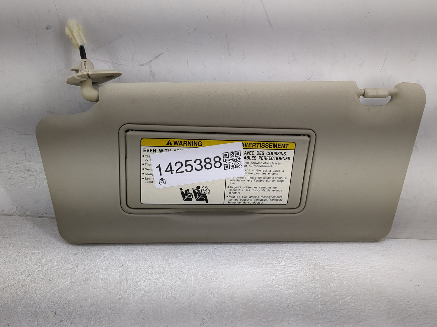 2011-2015 Nissan Rogue Sun Visor Shade Replacement Driver Left Mirror Fits Fits 2011 2012 2013 2014 2015 OEM Used Auto Parts