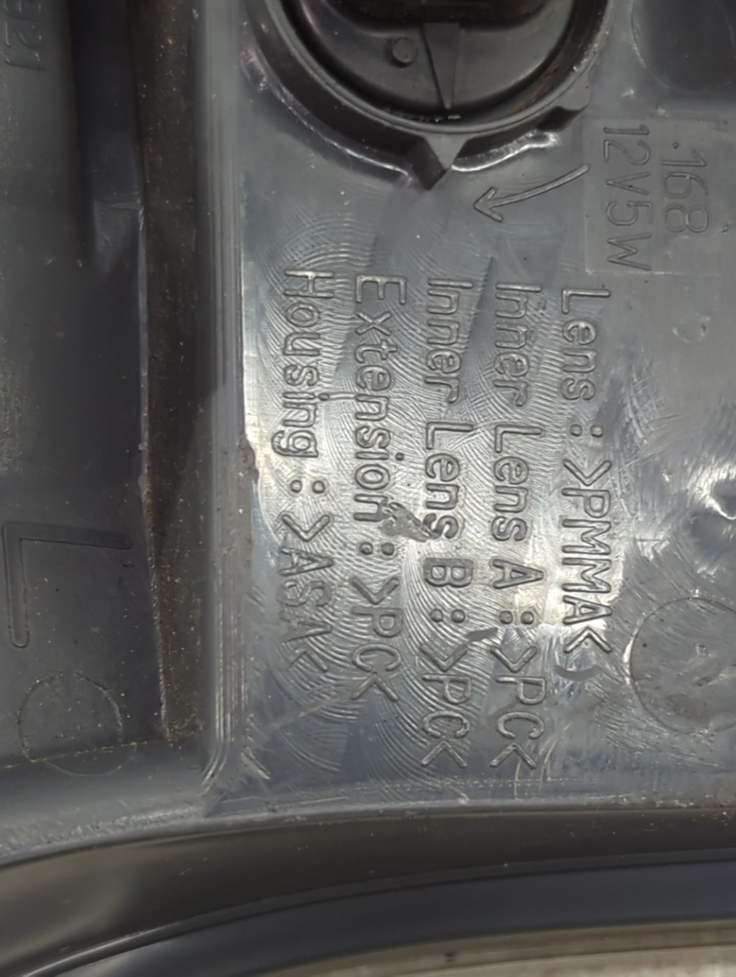 2014-2016 Nissan Rogue Driver Left Side Deck Lid Mounted Tail Light - Oemusedautoparts1.com
