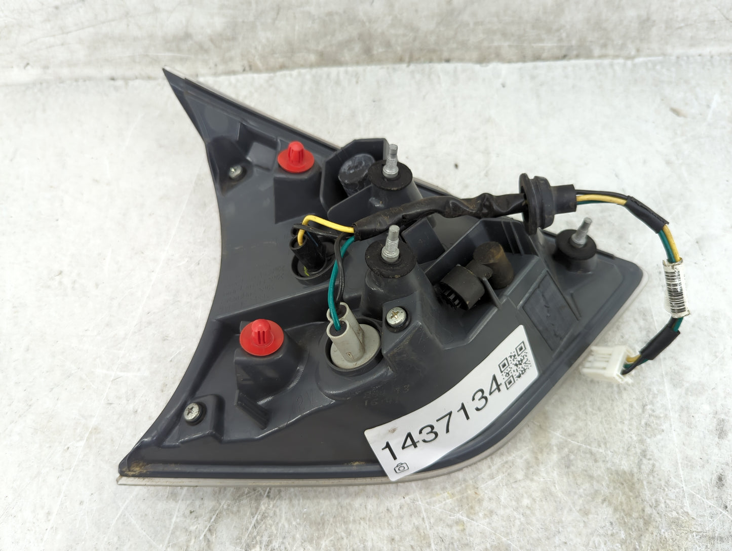 2014-2016 Nissan Rogue Tail Light Assembly Passenger Right OEM Fits Fits 2014 2015 2016 OEM Used Auto Parts - Oemusedautopar