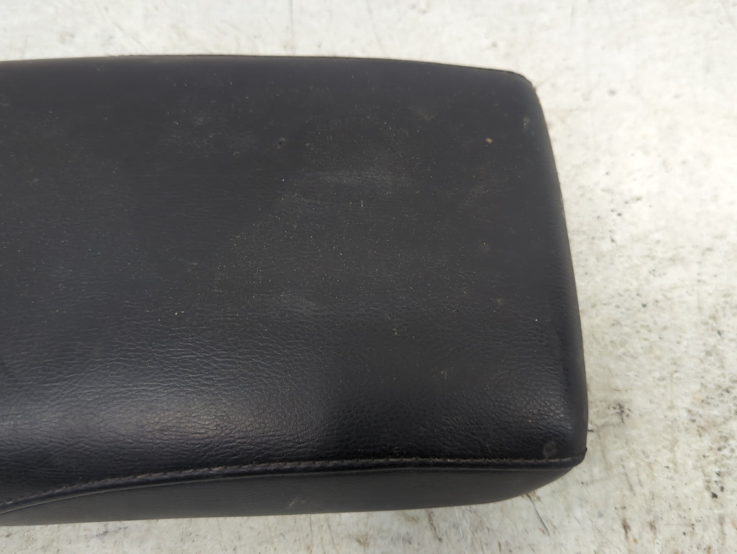 2014-2016 Nissan Rogue Center Console Armrest Cover Lid Fits Fits 2014 2015 2016 OEM Used Auto Parts - Oemusedautoparts1.com