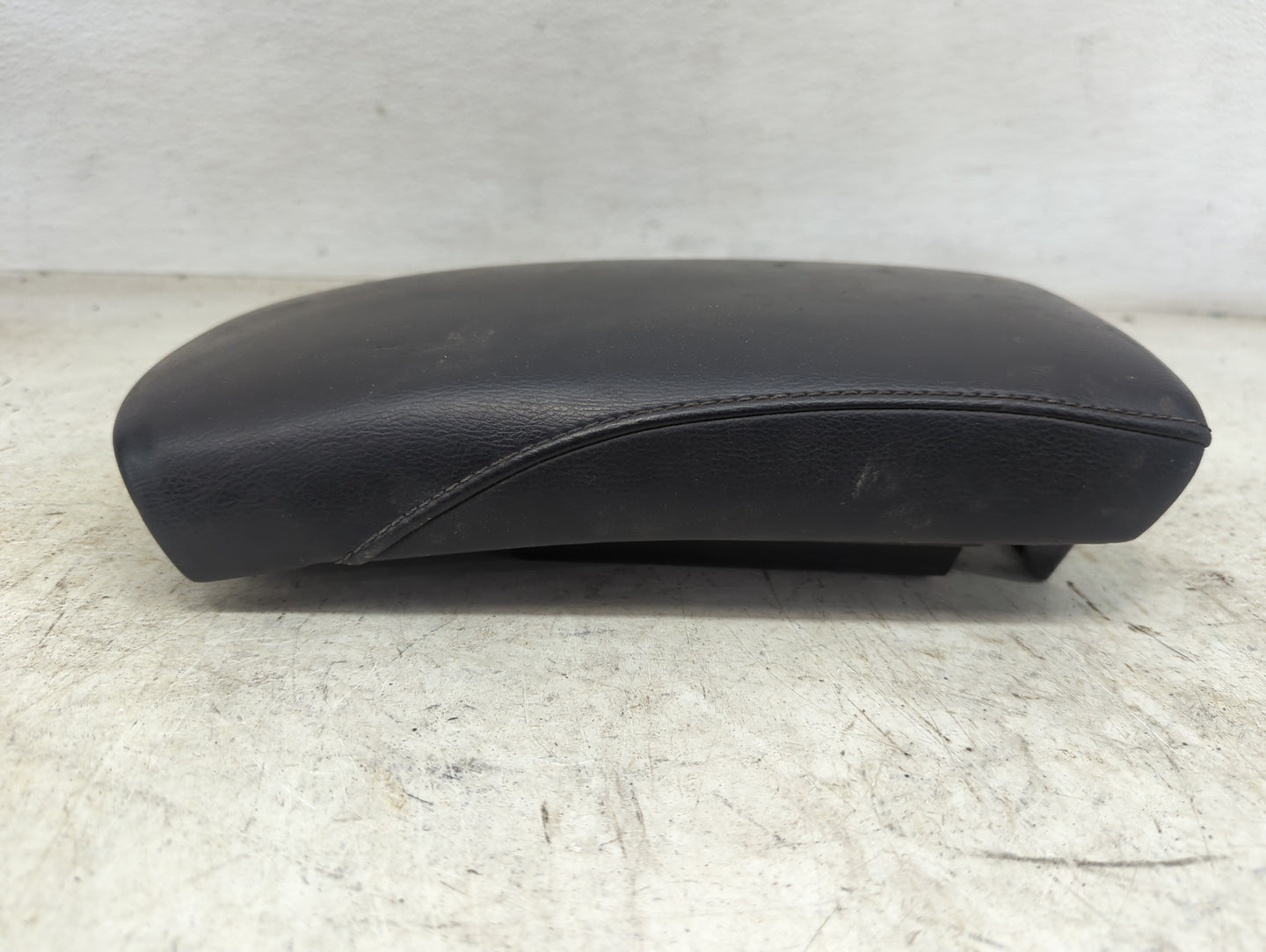 2014-2016 Nissan Rogue Center Console Armrest Cover Lid Fits Fits 2014 2015 2016 OEM Used Auto Parts - Oemusedautoparts1.com