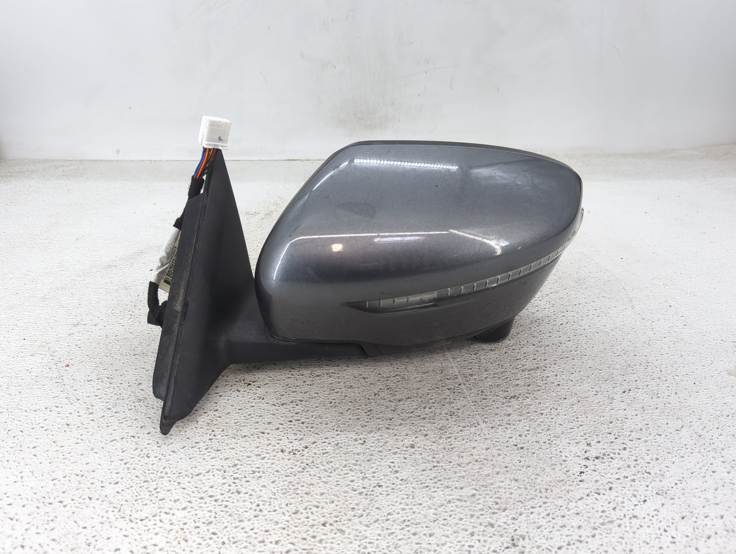 2014-2016 Nissan Rogue Driver Side View Mirror - Left Door Mirror OEM Used - Oemusedautoparts1.com