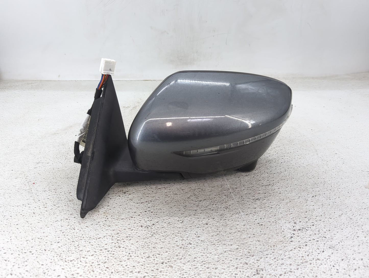 2014-2016 Nissan Rogue Driver Side View Mirror - Left Door Mirror OEM Used - Oemusedautoparts1.com