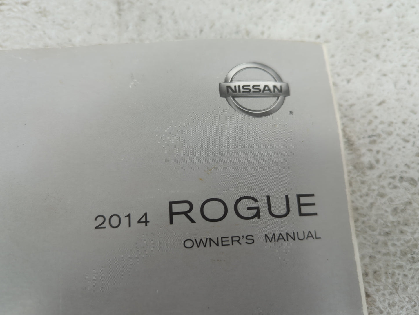 2014 Nissan Rogue Owners Manual Book Guide P/N:T00UM-JM03D OEM Used Auto Parts - Oemusedautoparts1.com