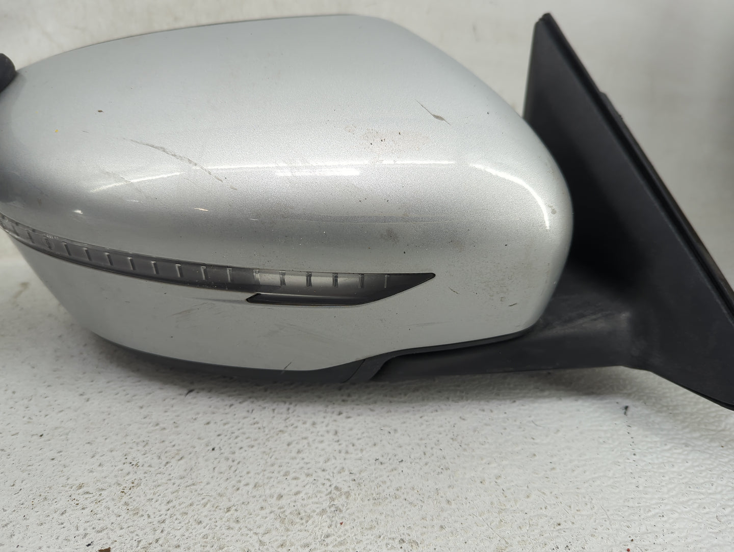 2017-2020 Nissan Rogue Passenger Side View Mirror - Right Door Mirror OEM Used - Oemusedautoparts1.com