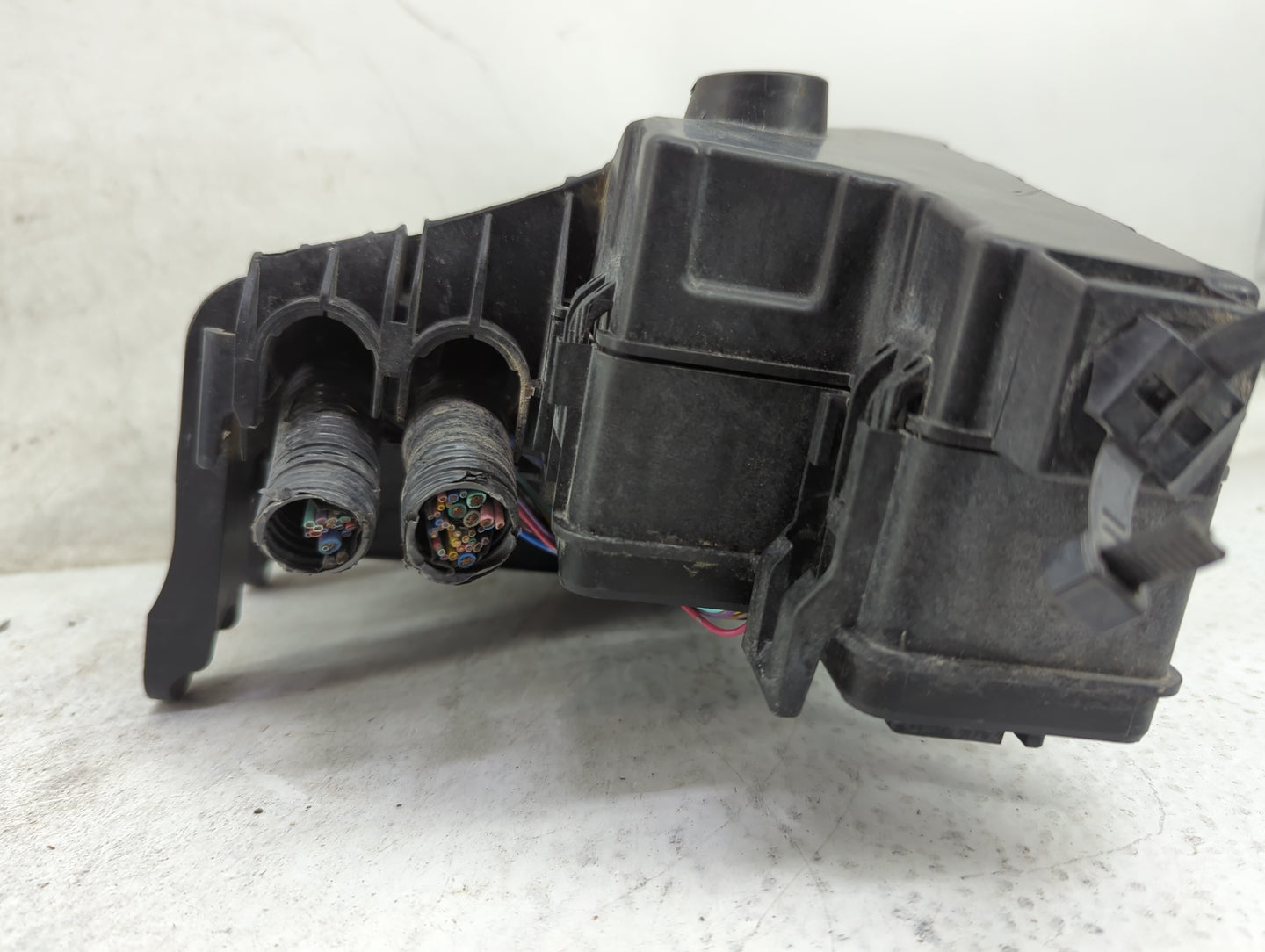 2014-2016 Nissan Rogue Fusebox Fuse Box Panel Relay Module P/N:284B74BA0A Fits Fits 2014 2015 2016 OEM Used Auto Parts - Oem
