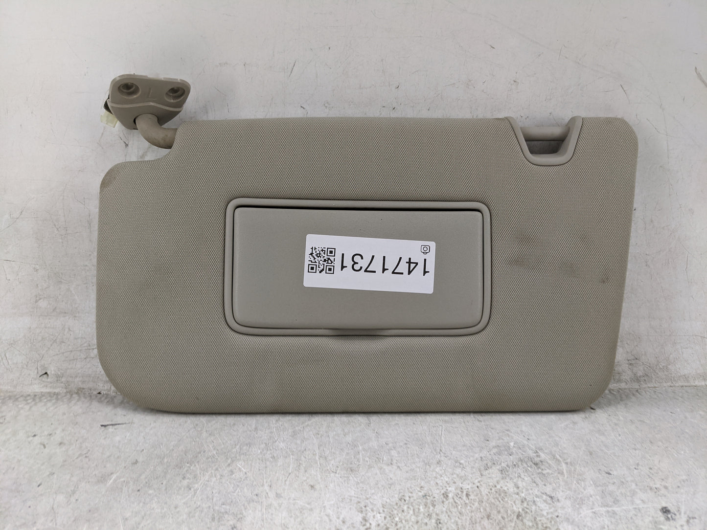 2014-2017 Nissan Rogue Sun Visor Shade Replacement Driver Left Mirror Fits Fits 2014 2015 2016 2017 OEM Used Auto Parts - Oe