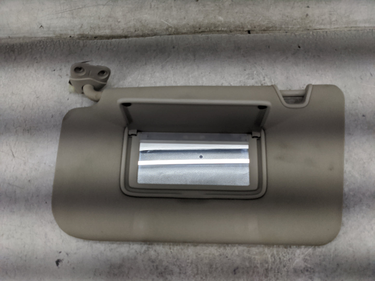 2014-2017 Nissan Rogue Sun Visor Shade Replacement Driver Left Mirror Fits Fits 2014 2015 2016 2017 OEM Used Auto Parts - Oe