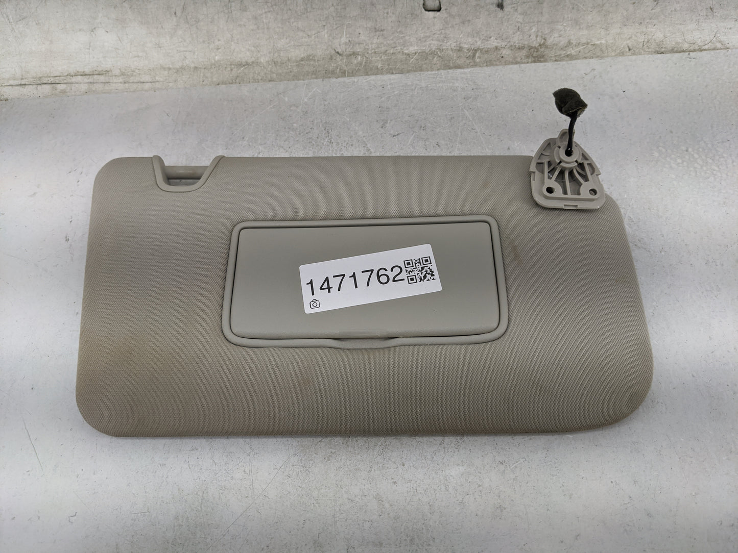 2014-2017 Nissan Rogue Sun Visor Shade Replacement Passenger Right Mirror Fits Fits 2014 2015 2016 2017 OEM Used Auto Parts 