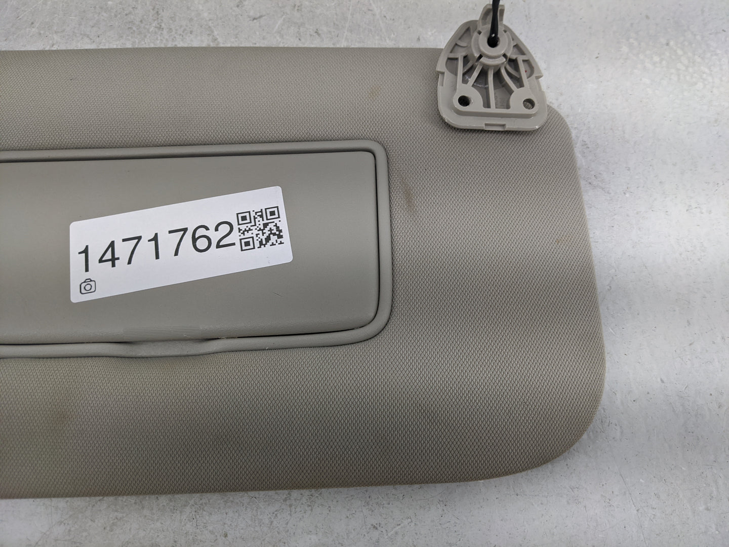 2014-2017 Nissan Rogue Sun Visor Shade Replacement Passenger Right Mirror Fits Fits 2014 2015 2016 2017 OEM Used Auto Parts 