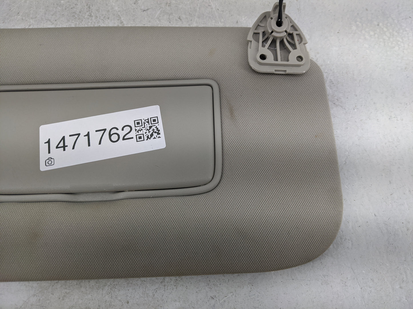 2014-2017 Nissan Rogue Sun Visor Shade Replacement Passenger Right Mirror Fits Fits 2014 2015 2016 2017 OEM Used Auto Parts 
