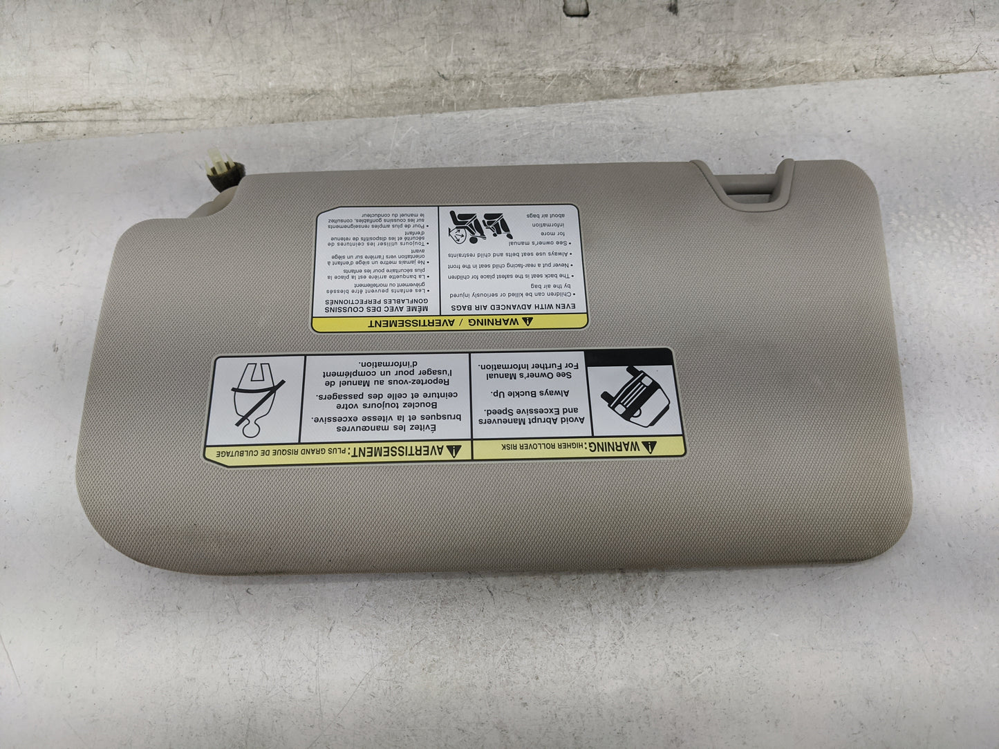 2014-2017 Nissan Rogue Sun Visor Shade Replacement Passenger Right Mirror Fits Fits 2014 2015 2016 2017 OEM Used Auto Parts 