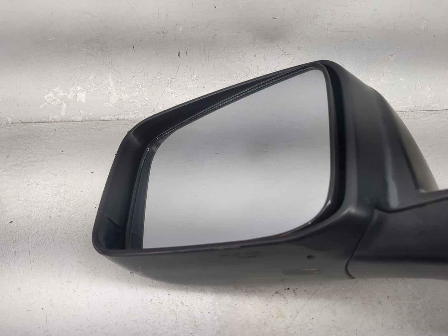 2008-2015 Nissan Rogue Driver Side View Mirror - Left Door Mirror OEM Used - Oemusedautoparts1.com