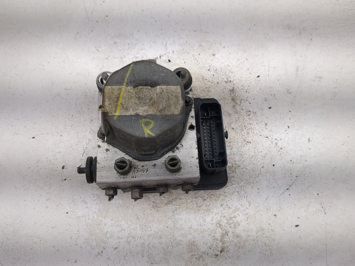 2014-2015 Nissan Rogue ABS Pump Control Module Replacement P/N:47660 4BF0A 269620 Fits Fits 2014 2015 OEM Used Auto Parts - 