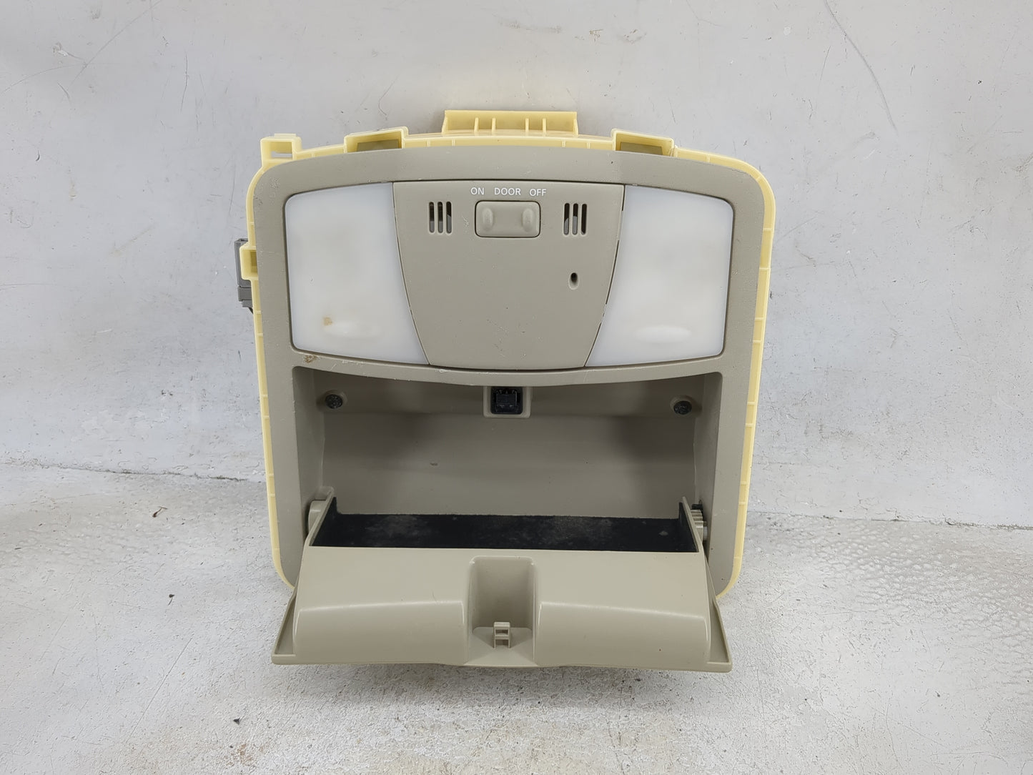 2014 Nissan Rogue Overhead Roof Console Tan - Oemusedautoparts1.com