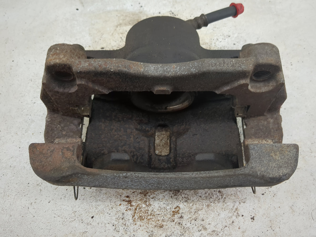 2014 Nissan Rogue Front Passenger Right Brake Caliper - Oemusedautoparts1.com