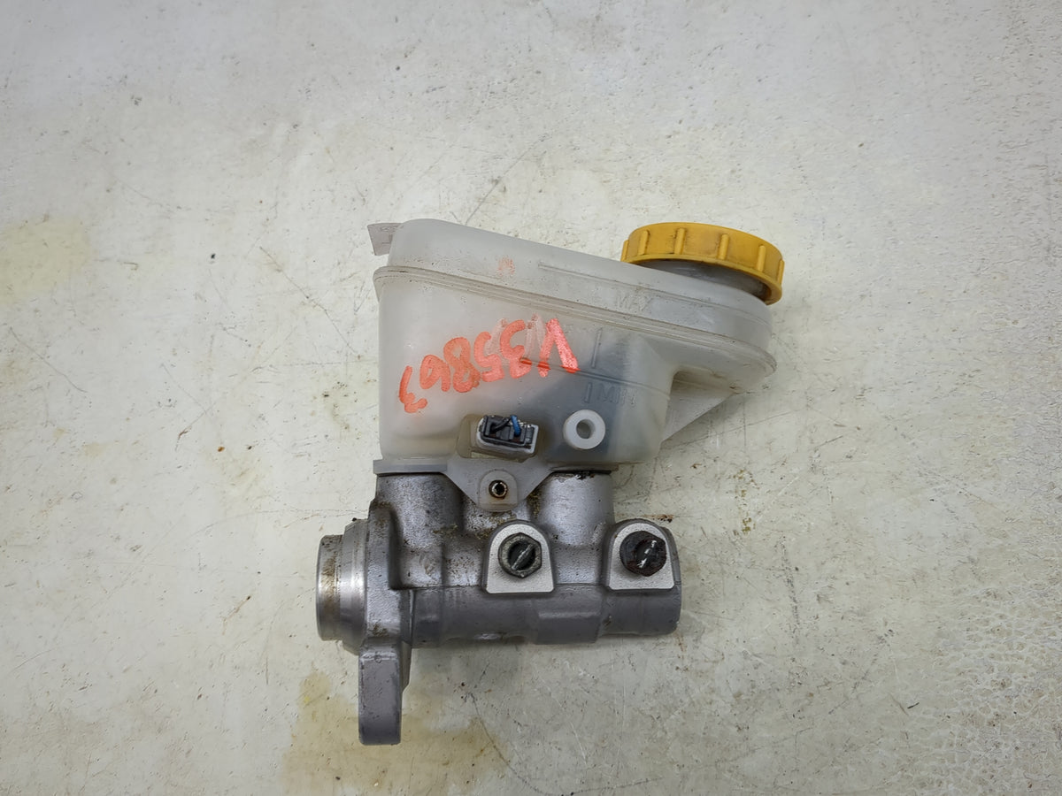 2014-2020 Nissan Rogue Brake Master Cylinder 1513127 - Oemusedautoparts1.com