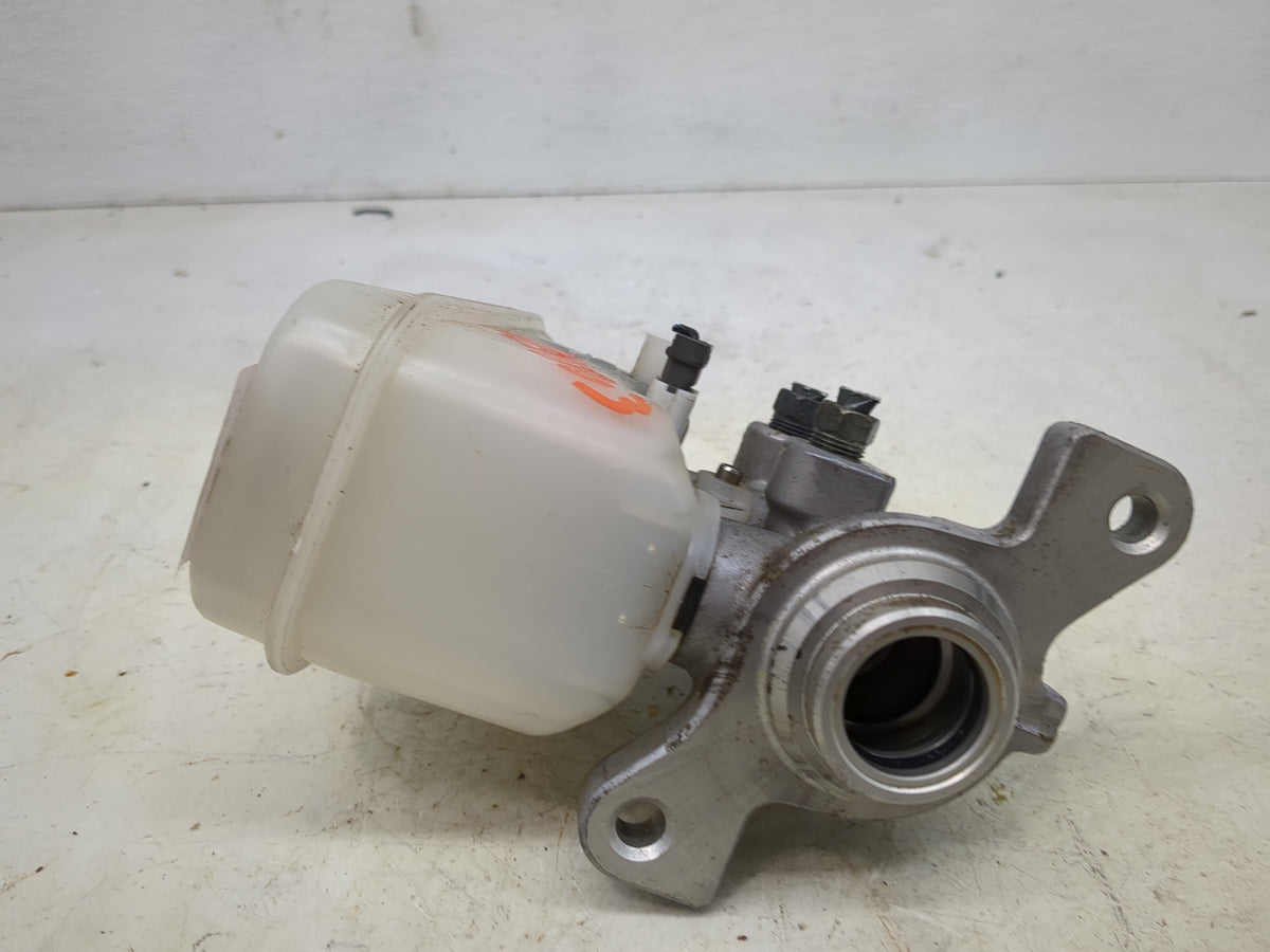 2014-2020 Nissan Rogue Brake Master Cylinder 1513127 - Oemusedautoparts1.com