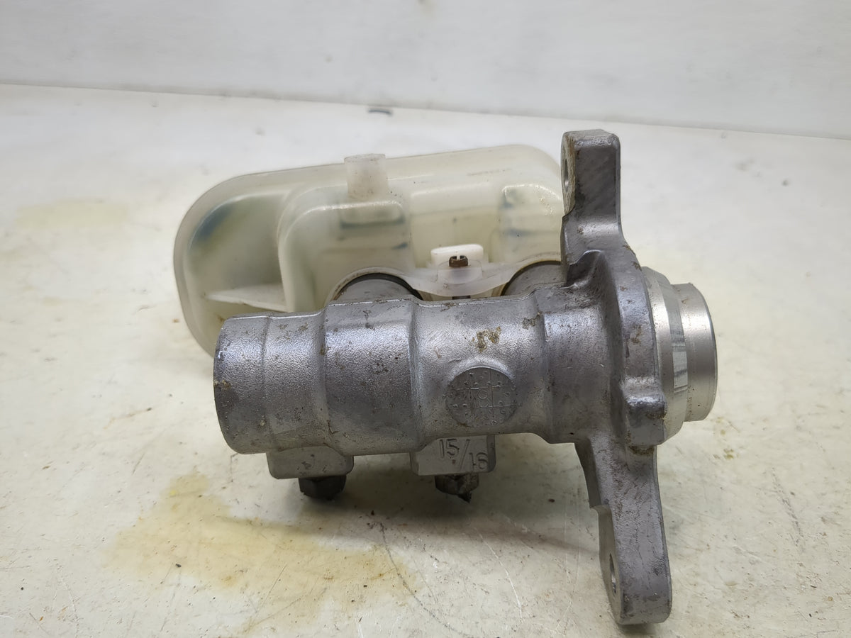2014-2020 Nissan Rogue Brake Master Cylinder 1513127 - Oemusedautoparts1.com