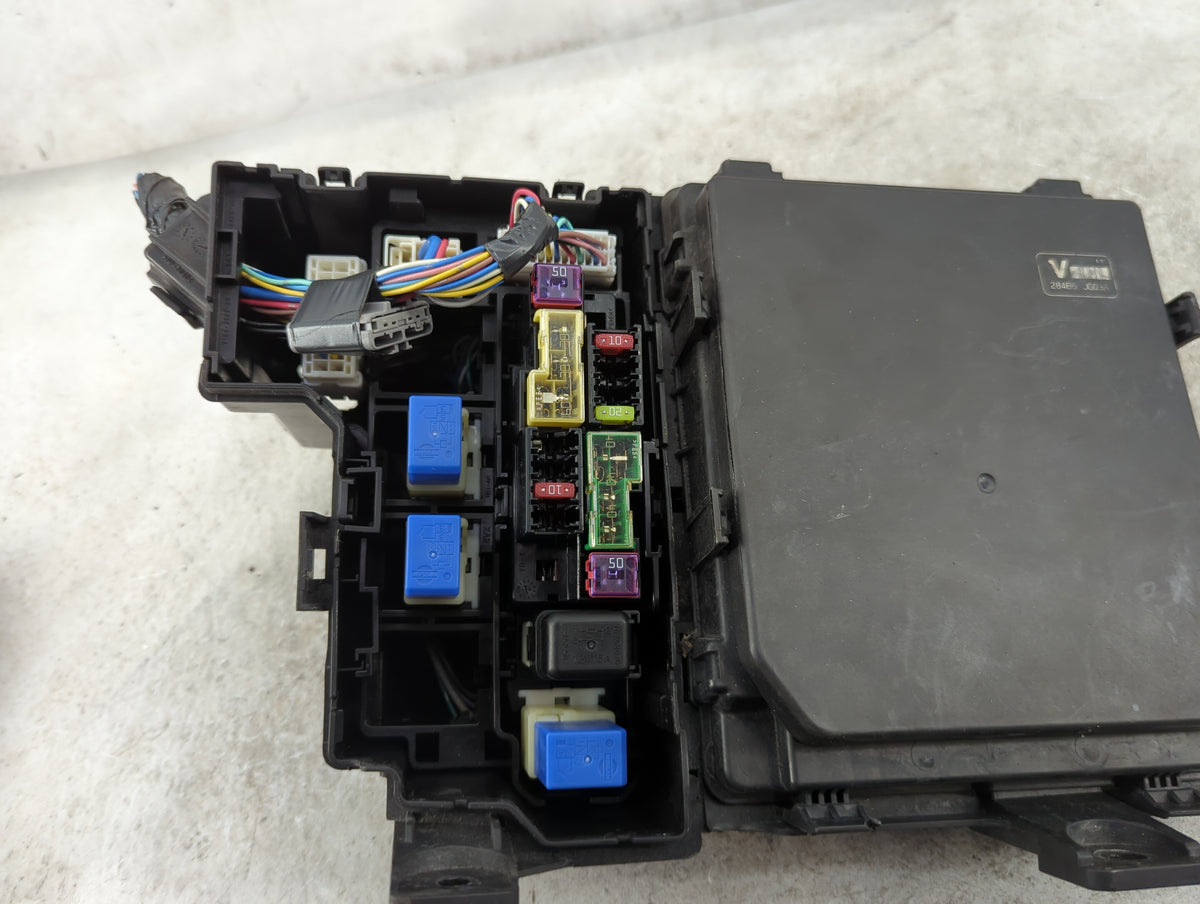 2012-2015 Nissan Rogue Fusebox Fuse Box Panel Relay Module P/N:284B6 JG03A Fits Fits 2012 2013 2014 2015 OEM Used Auto Parts