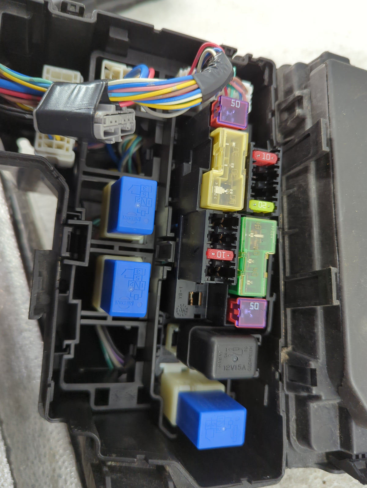 2012-2015 Nissan Rogue Fusebox Fuse Box Panel Relay Module P/N:284B6 JG03A Fits Fits 2012 2013 2014 2015 OEM Used Auto Parts