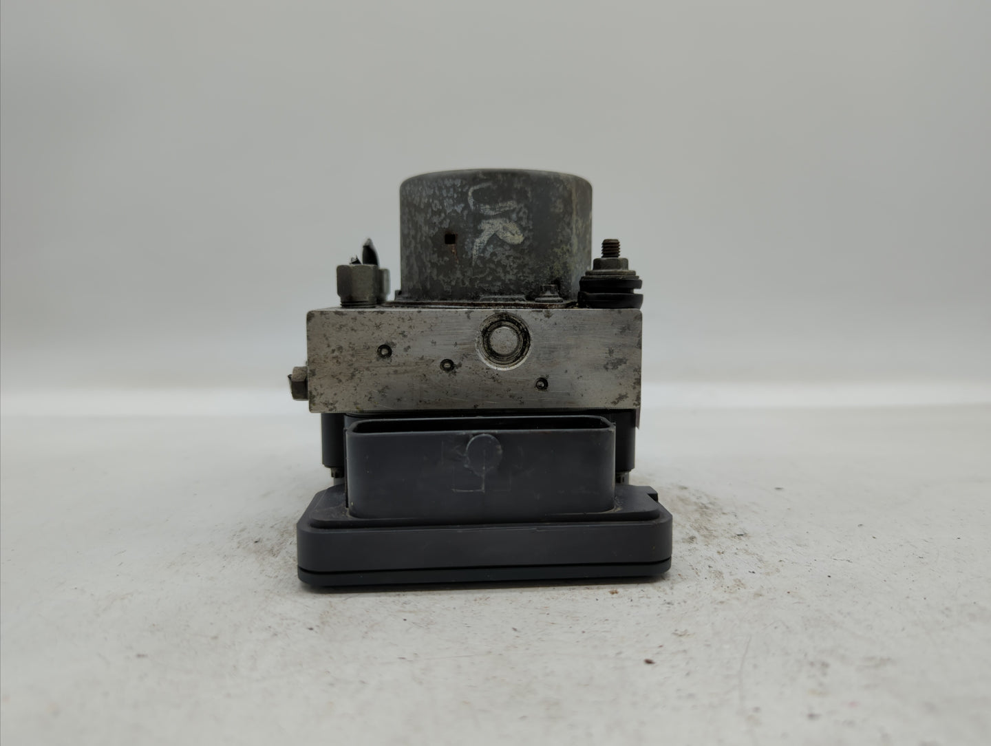 2014-2015 Nissan Rogue ABS Pump Control Module Replacement P/N:47660 4BF0A Fits Fits 2014 2015 OEM Used Auto Parts - Oemused